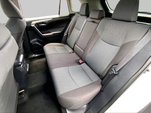 Used 2025 Toyota RAV4 XLE FWD image 20