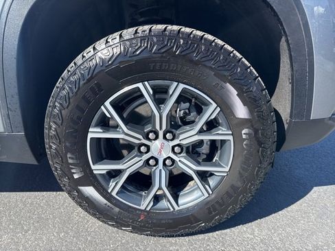Used 2026 GMC Acadia AT4 w/ Luxury Package image 9