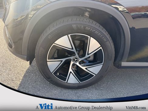 Used 2024 Mercedes-Benz GLC 300 4MATIC image 12