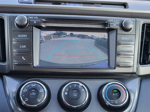 Used 2014 Toyota RAV4 LE AWD/4WD image 21