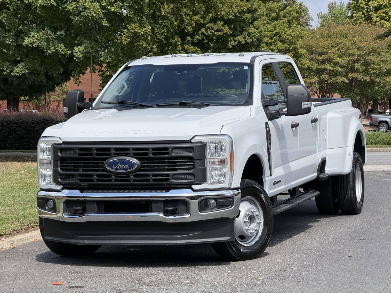 Used 2023 Ford F350 XL w/ XL Driver Assist Package AWD/4WD image 1