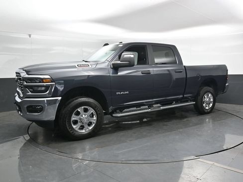 Used 2025 RAM 2500 Big Horn AWD/4WD image 9