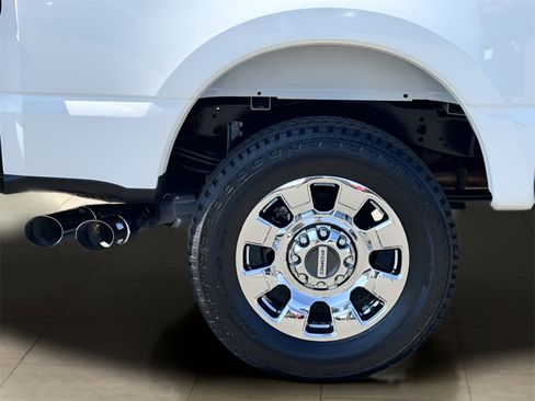 Used 2023 Ford F250 Lariat w/ Chrome Package image 51