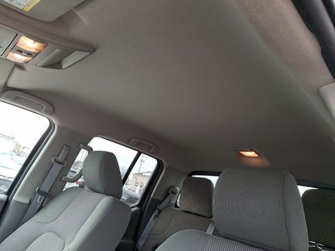 Used 2020 Nissan Frontier SV image 18