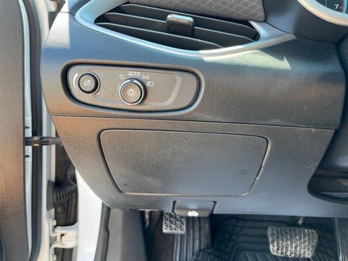 Used 2021 Chevrolet Malibu LS FWD image 19