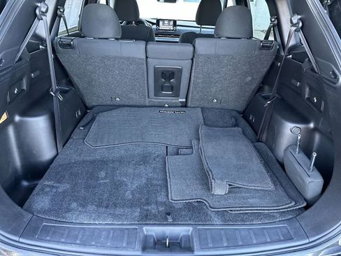 Used 2024 Mitsubishi Outlander ES image 27