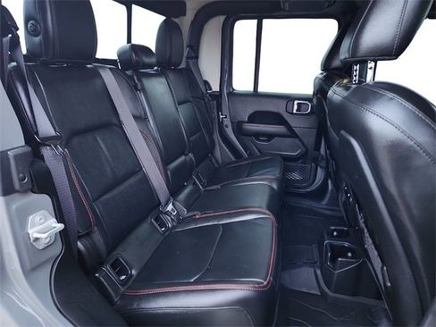 Used 2022 Jeep Gladiator Rubicon w/ Cold Weather Group image 33