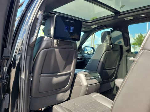 Used 2023 Cadillac Escalade ESV Sport Platinum image 13