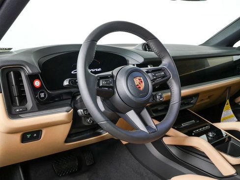New 2026 Porsche Cayenne AWD image 4