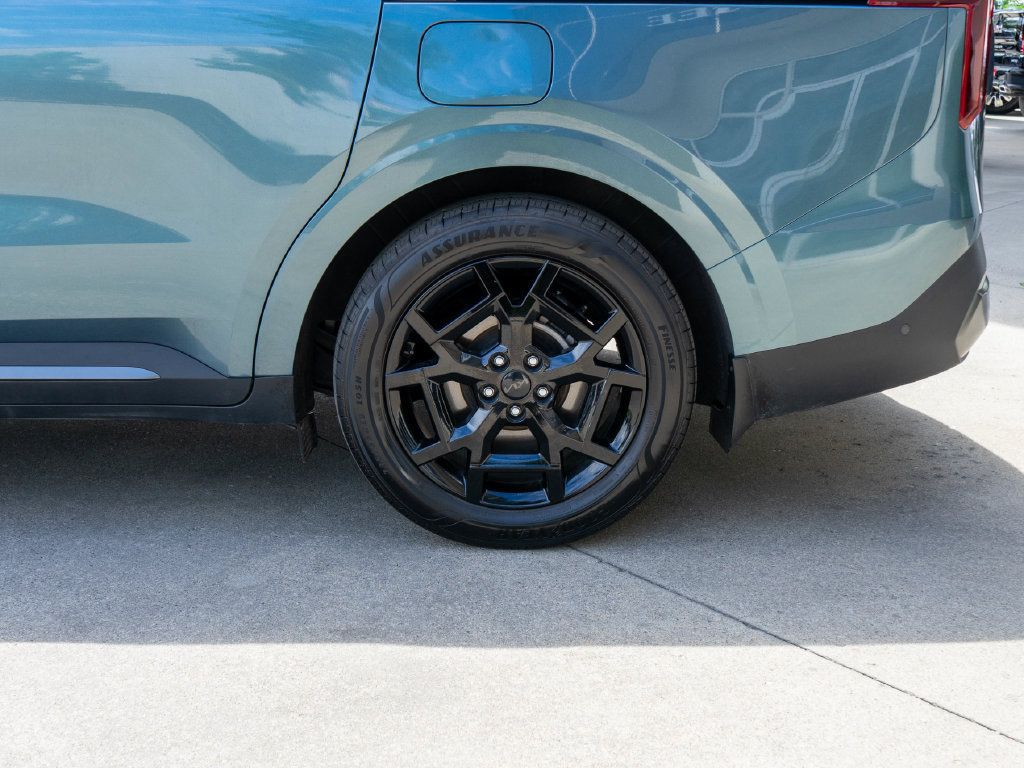 Certified 2025 Kia Carnival SX Prestige FWD image 35