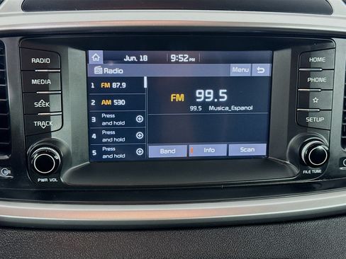 Used 2019 Kia Sorento L FWD image 17