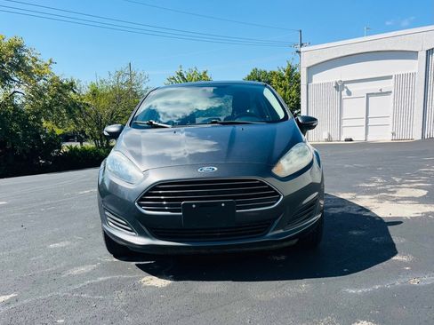 Used 2016 Ford Fiesta SE image 3