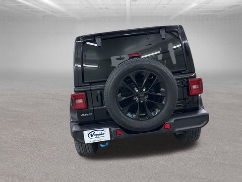 Used 2023 Jeep Wrangler Unlimited Sahara w/ Cold Weather Group image 11