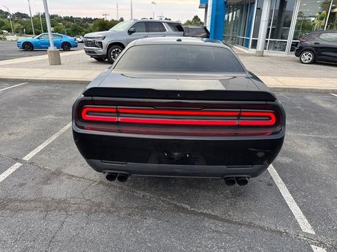 Used 2020 Dodge Challenger SXT w/ Blacktop Package AWD/4WD image 7