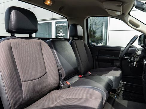 Used 2005 Dodge Ram 1500 Truck ST image 14
