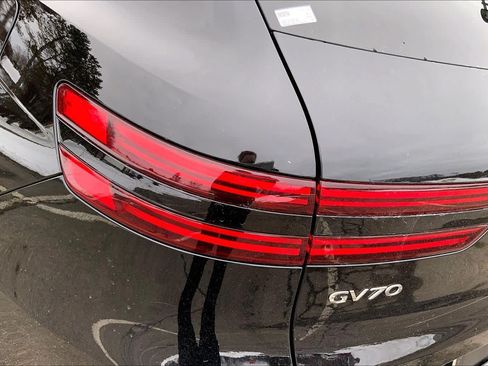 Used 2024 Genesis GV70 2.5T w/ Advanced Package AWD/4WD image 55