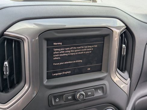 Used 2025 Chevrolet Silverado 2500 Custom w/ Custom Value Package image 27