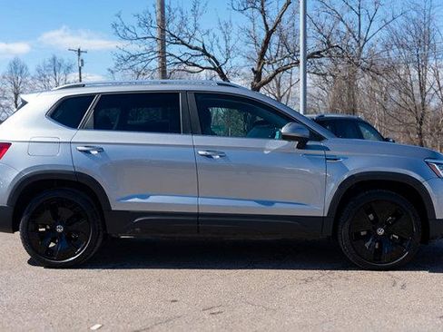 Certified 2023 Volkswagen Taos SEL AWD/4WD image 8