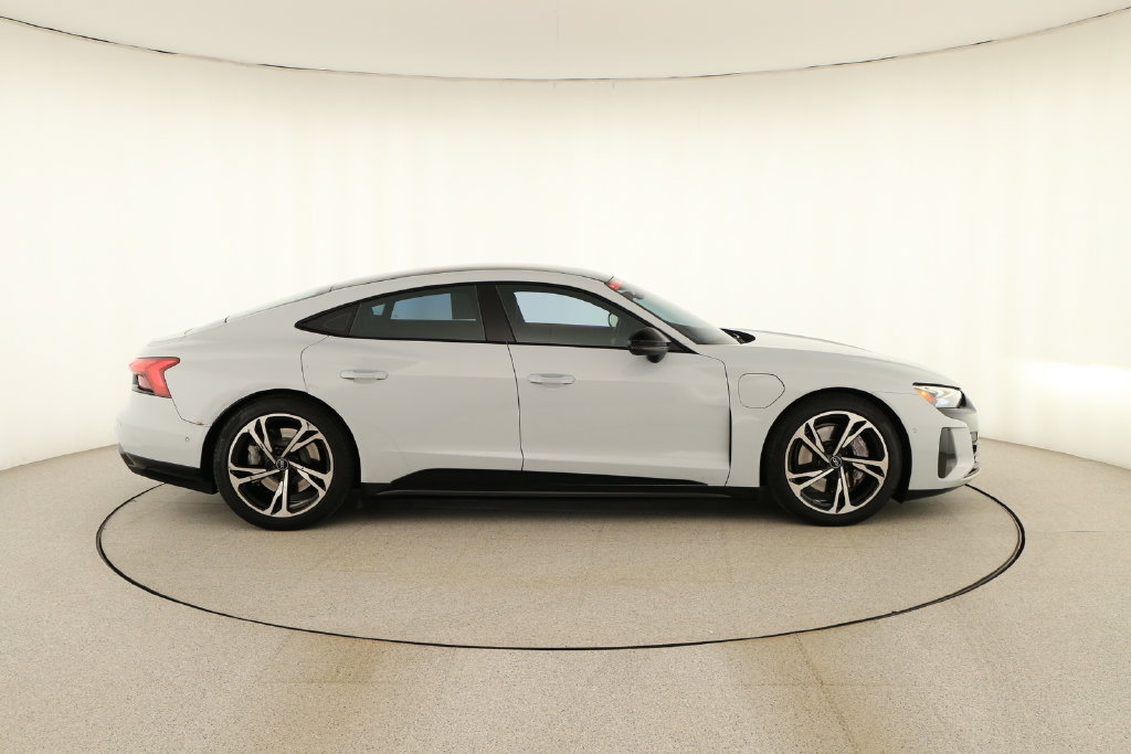 Used 2022 Audi e-tron GT Prestige AWD/4WD image 8