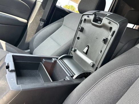 Used 2023 Chevrolet Traverse LT FWD image 39