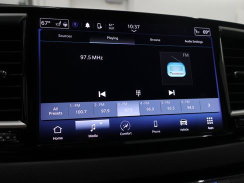 Used 2024 Chrysler Pacifica Touring-L image 12