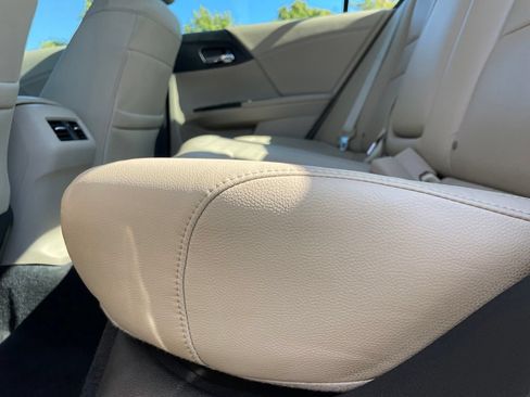 Used 2015 Honda Accord EX-L image 40