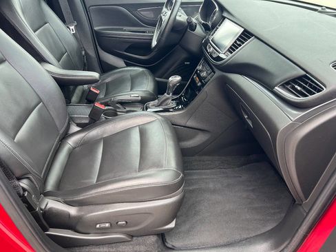 Used 2018 Buick Encore Premium image 21