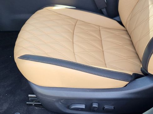 New 2025 Nissan Sentra SV w/ SV Premium Package image 8