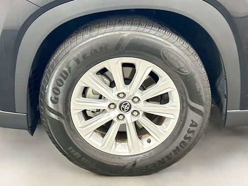 Used 2025 Toyota Grand Highlander AWD image 30