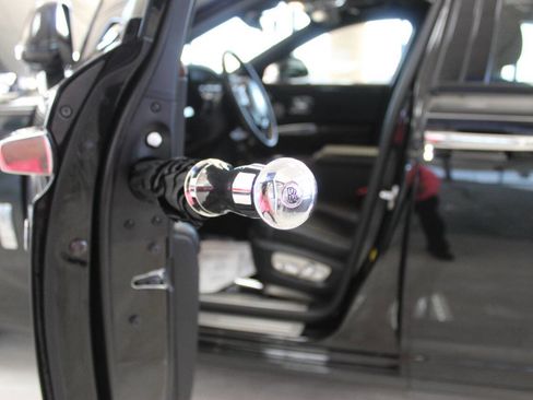 Used 2019 Rolls-Royce Ghost image 23