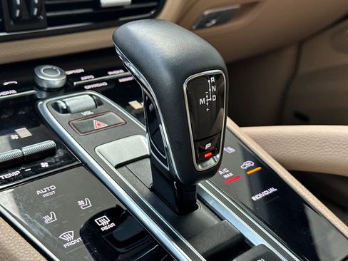 Certified 2023 Porsche Cayenne AWD/4WD image 25