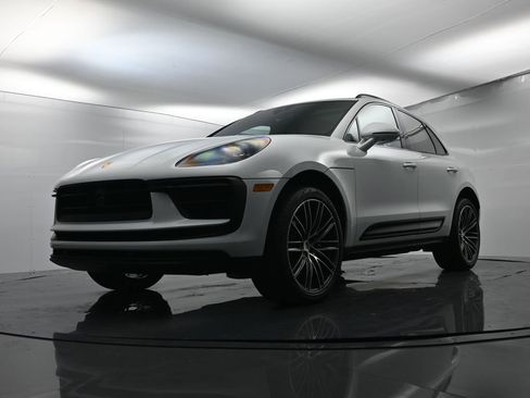 Certified 2026 Porsche Macan S image 48
