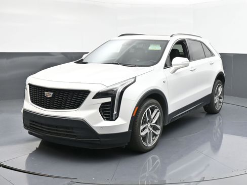 Used 2023 Cadillac XT4 Sport w/ Cold Weather Package image 4
