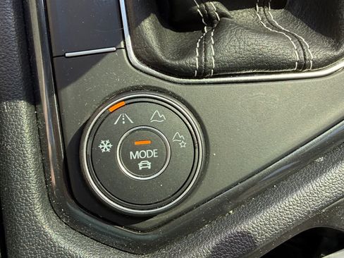 Used 2024 Volkswagen Tiguan S AWD/4WD image 17