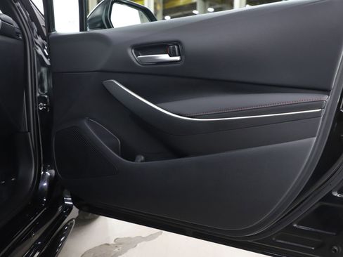 Used 2023 Toyota Corolla SE image 9