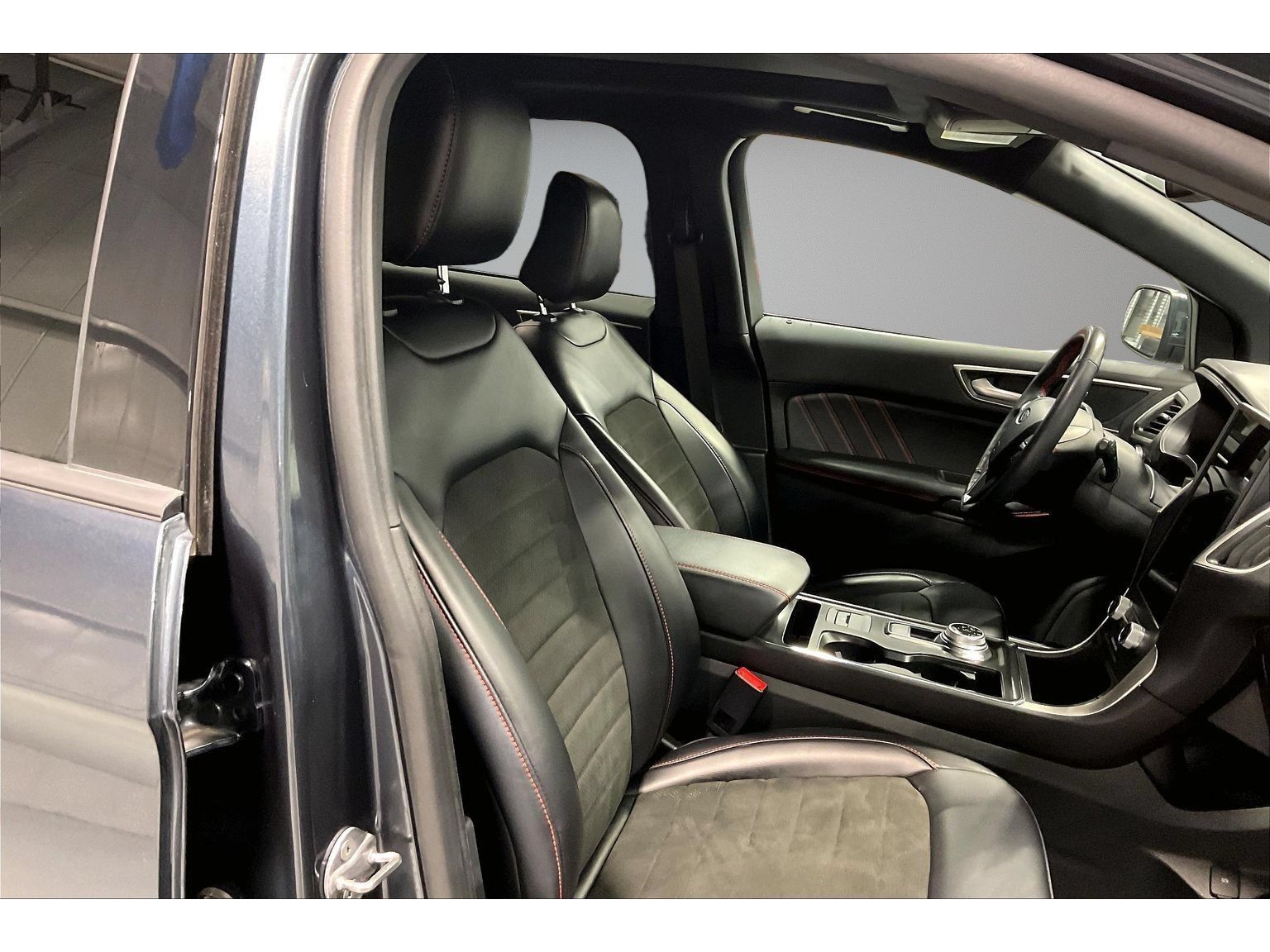 Used 2024 Ford Edge ST-Line AWD/4WD image 48