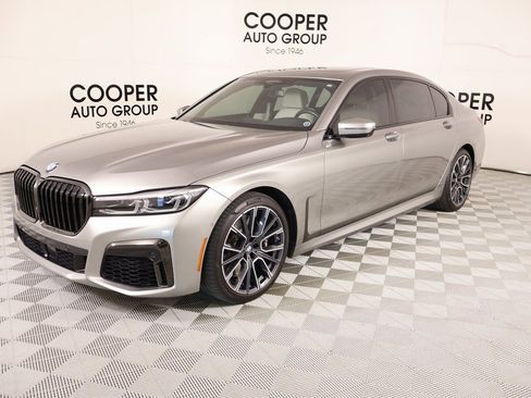 Used 2021 BMW 750i xDrive w/ Executive Package image 12