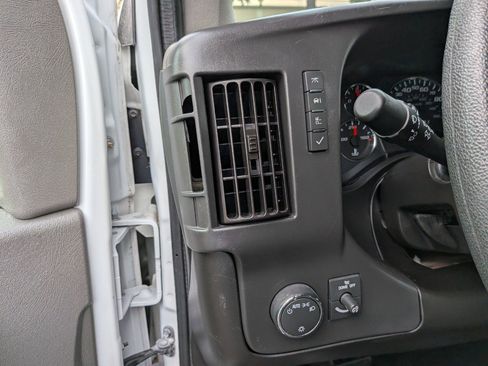 Used 2024 GMC Savana 2500 w/ Driver Convenience Package RWD image 20