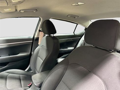 Used 2019 Hyundai Elantra SE w/ Cargo Package image 18