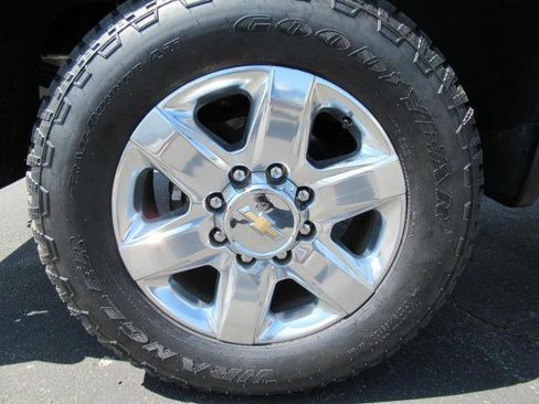Used 2021 Chevrolet Silverado 2500 LTZ w/ LTZ Premium Package AWD/4WD image 8