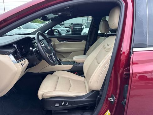 Used 2017 Cadillac XT5 Luxury w/ Driver Awareness Package FWD image 14