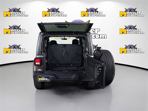 Used 2021 Jeep Wrangler Sport S image 25