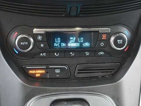 Used 2016 Ford Escape SE w/ Equipment Group 201A AWD/4WD image 4