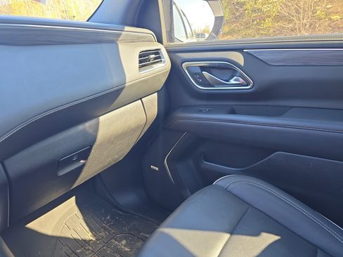 Used 2023 GMC Yukon SLT image 34