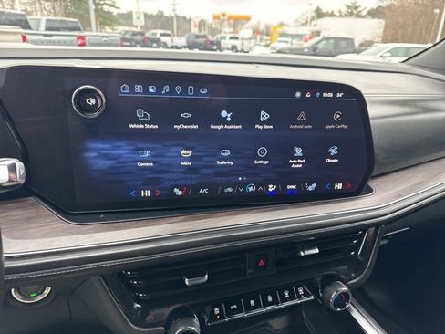 Used 2025 Chevrolet Tahoe Z71 image 12