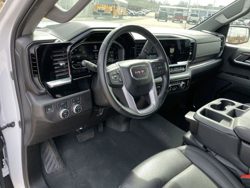 Used 2025 GMC Sierra 1500 SLT image 13