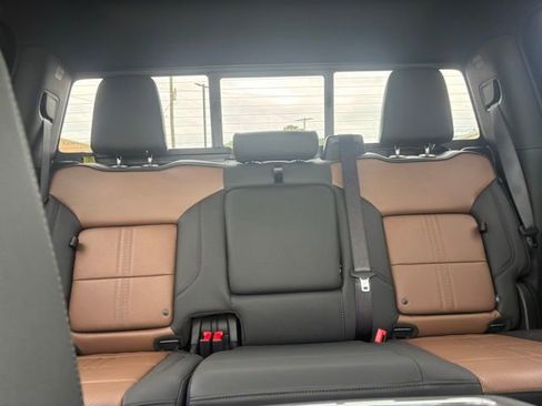 New 2026 Chevrolet Silverado 1500 High Country AWD/4WD image 15