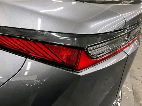 Used 2023 Lexus RZ 450e Premium w/ Technology Package image 28