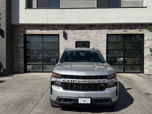 Used 2019 Chevrolet Silverado 1500 Custom w/ Custom Value Package AWD/4WD image 8