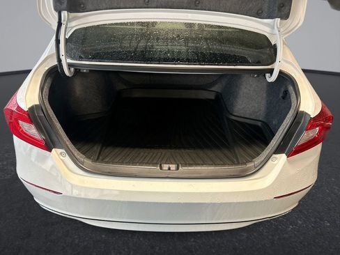 Used 2021 Honda Accord Hybrid image 13